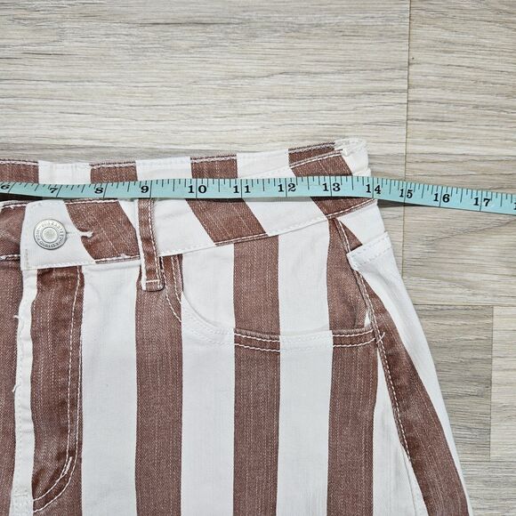 Altar'd State Womens White Stripe Denim Shorts Medium - Picture 2 of 6